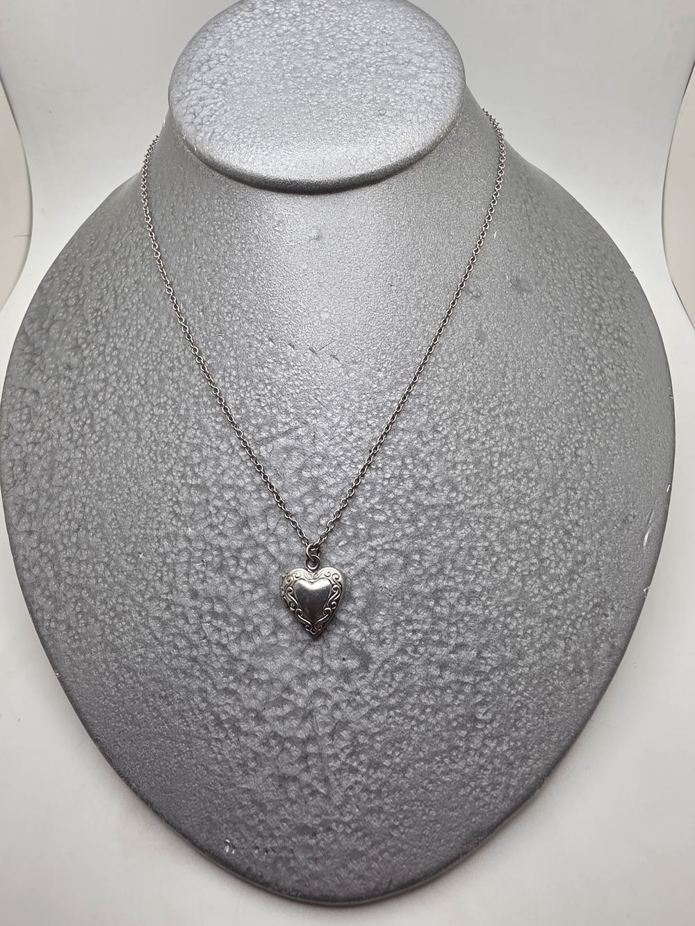 Silver Heart Locket Necklace - Classic Women’s Jewelry